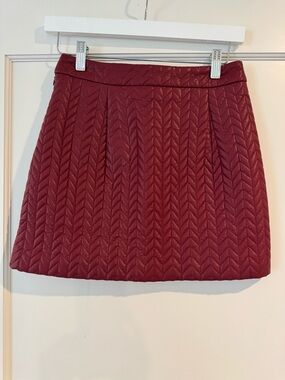 Commense Quilted Mini Skirt in Burgundy